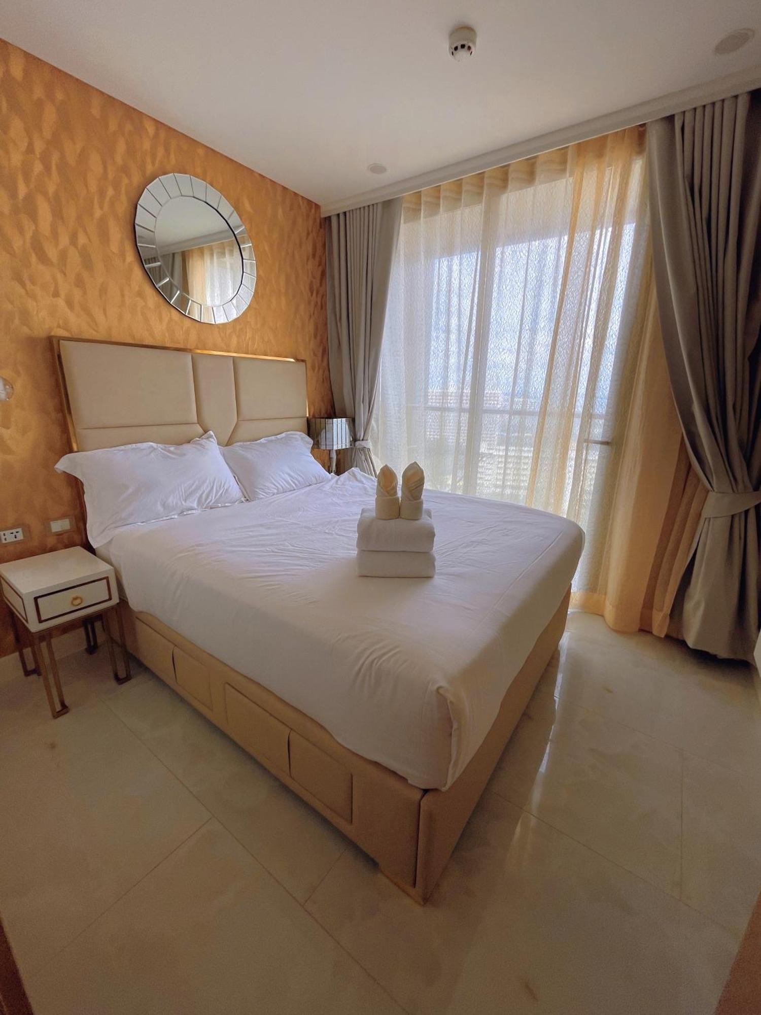 Copacabana Jomtien Condominium Bagian luar foto