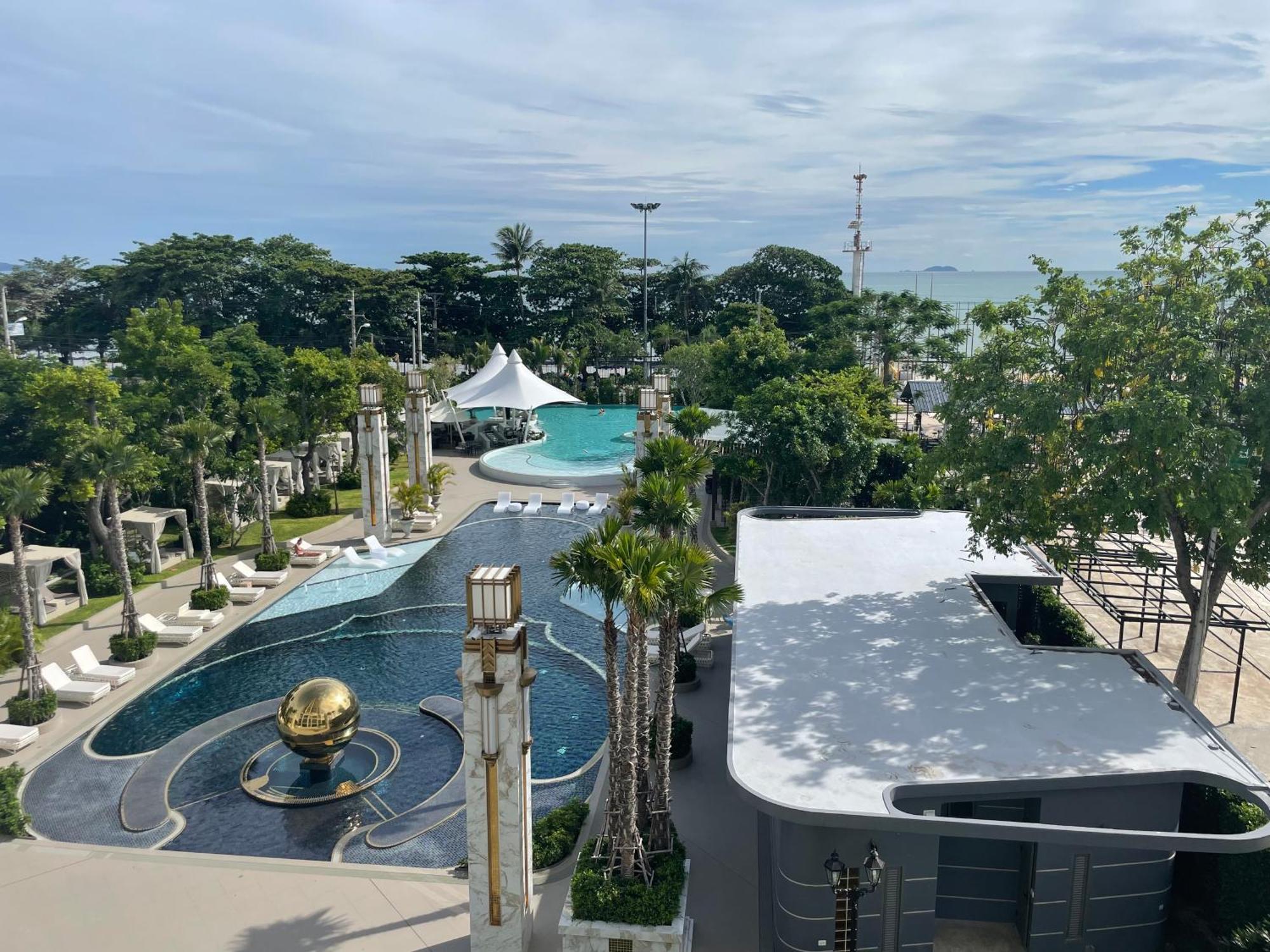 Copacabana Jomtien Condominium Bagian luar foto